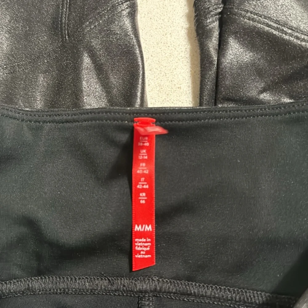 Spanx Faux Leather Moto Leggings Size M Shape wear Stretch Pull On Black - Picture 4 of 7